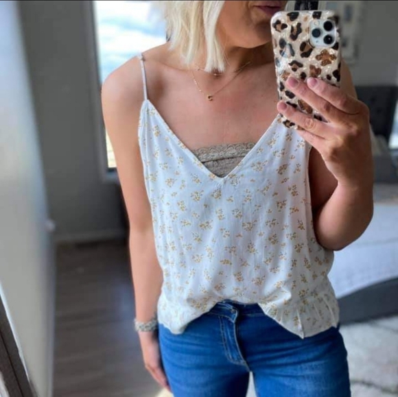 🌸Volcom Read The Room Floral Ruffle Hem Cami Top - Picture 2 of 14